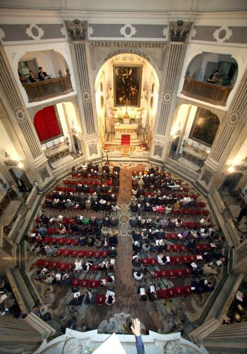 226965_350NAP_Pio Monte della Misericordia_chiesa con sedie 6-Siano ACRI.JPG